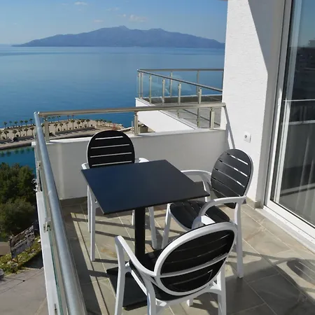 公寓 Charming Beachside In *